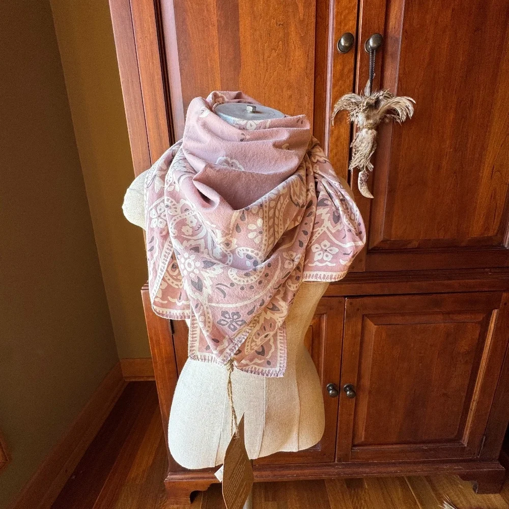 NWT Magnolia Pearl Kansas Scarf - Picture 2 of 12